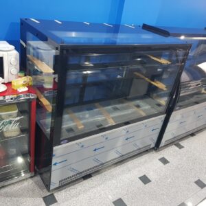 VITRINE PRAJITURI