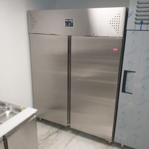 FRIGIDERE VERTICALE INOX