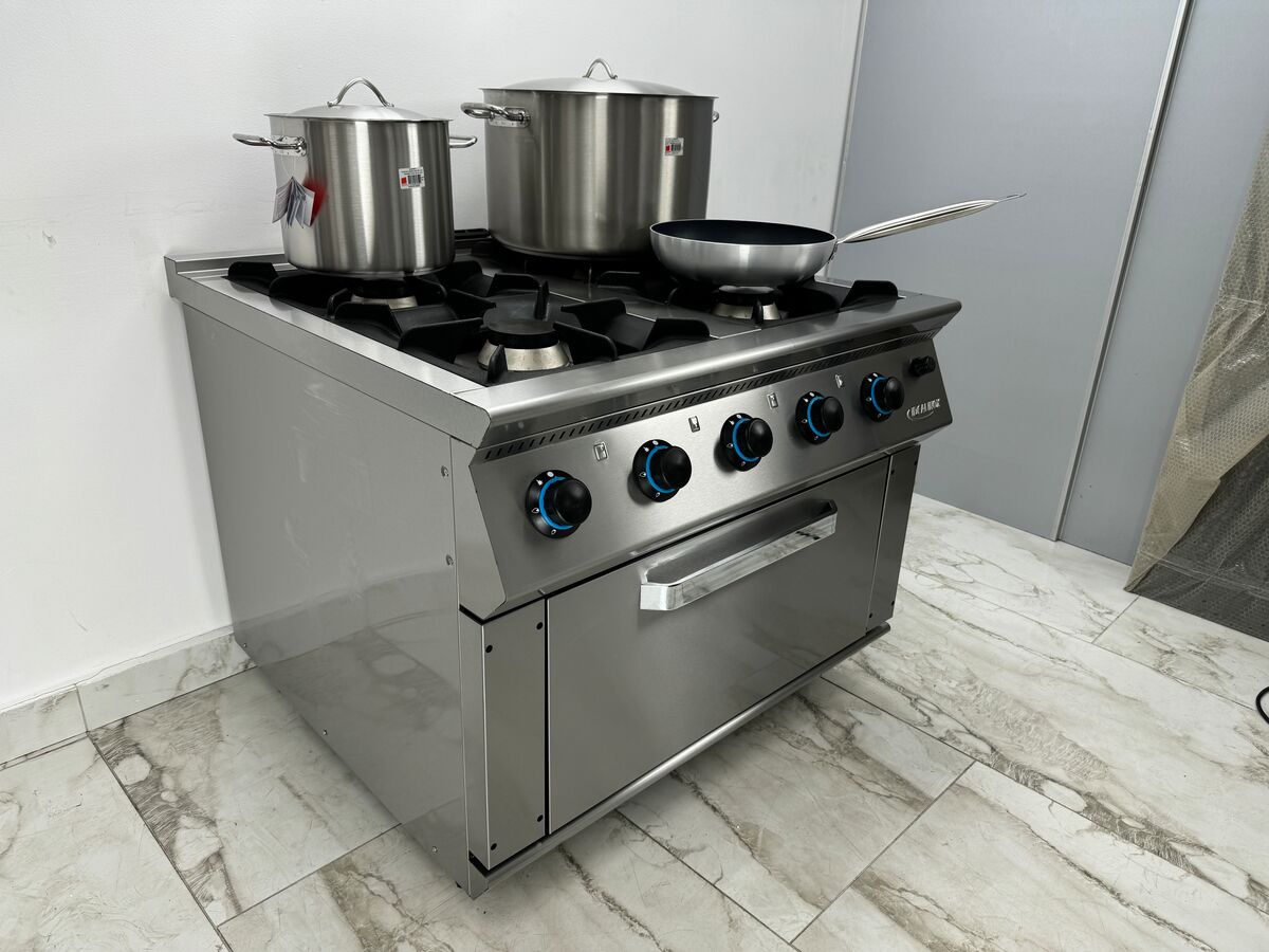 Aragaz profesional 4 ochiuri cu cuptor 1000x1000x850mm