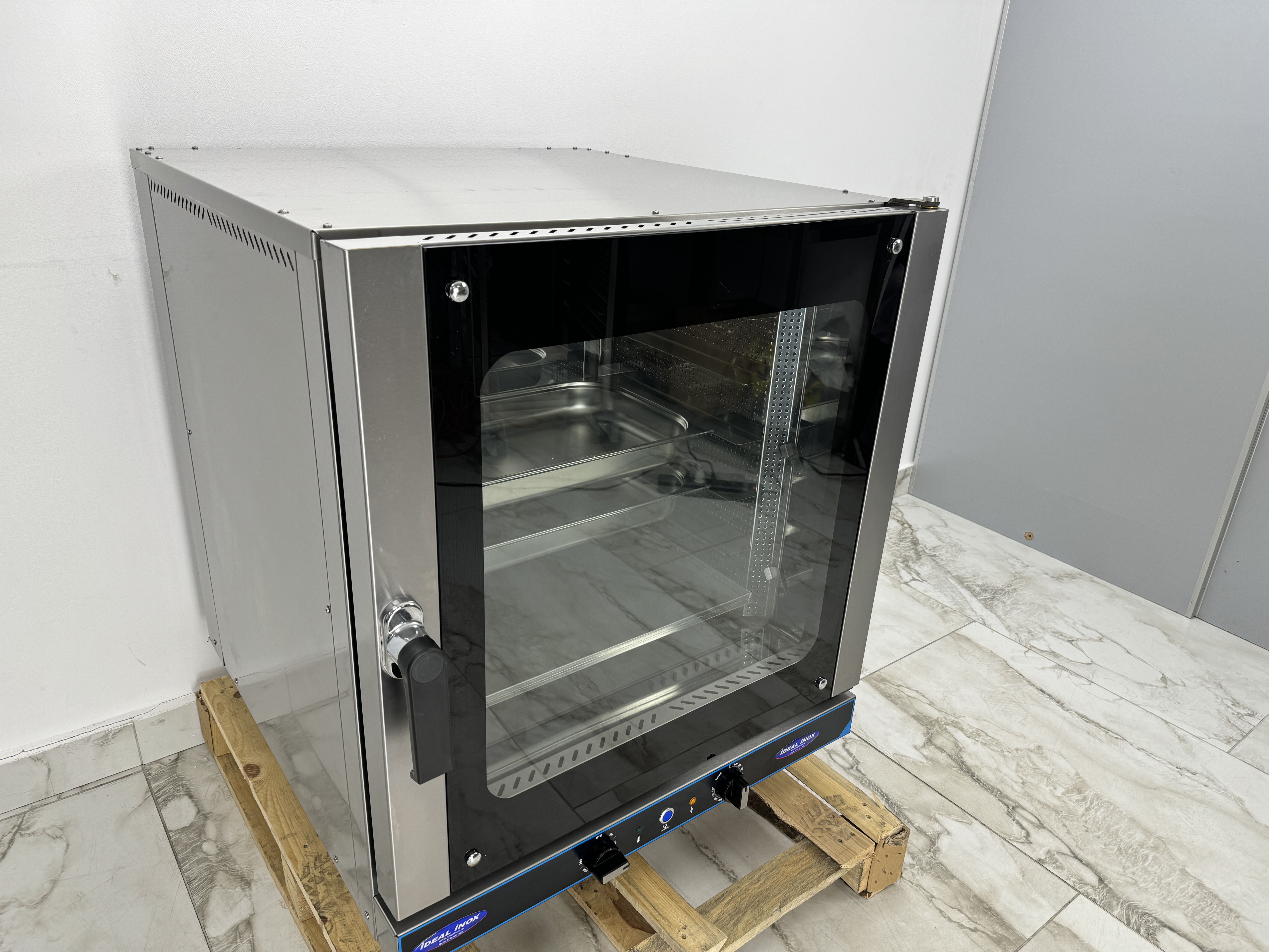 Cuptor convectomat profesional cu umidificator 6 tavi GN 1/1 sau 600×400, 380 V