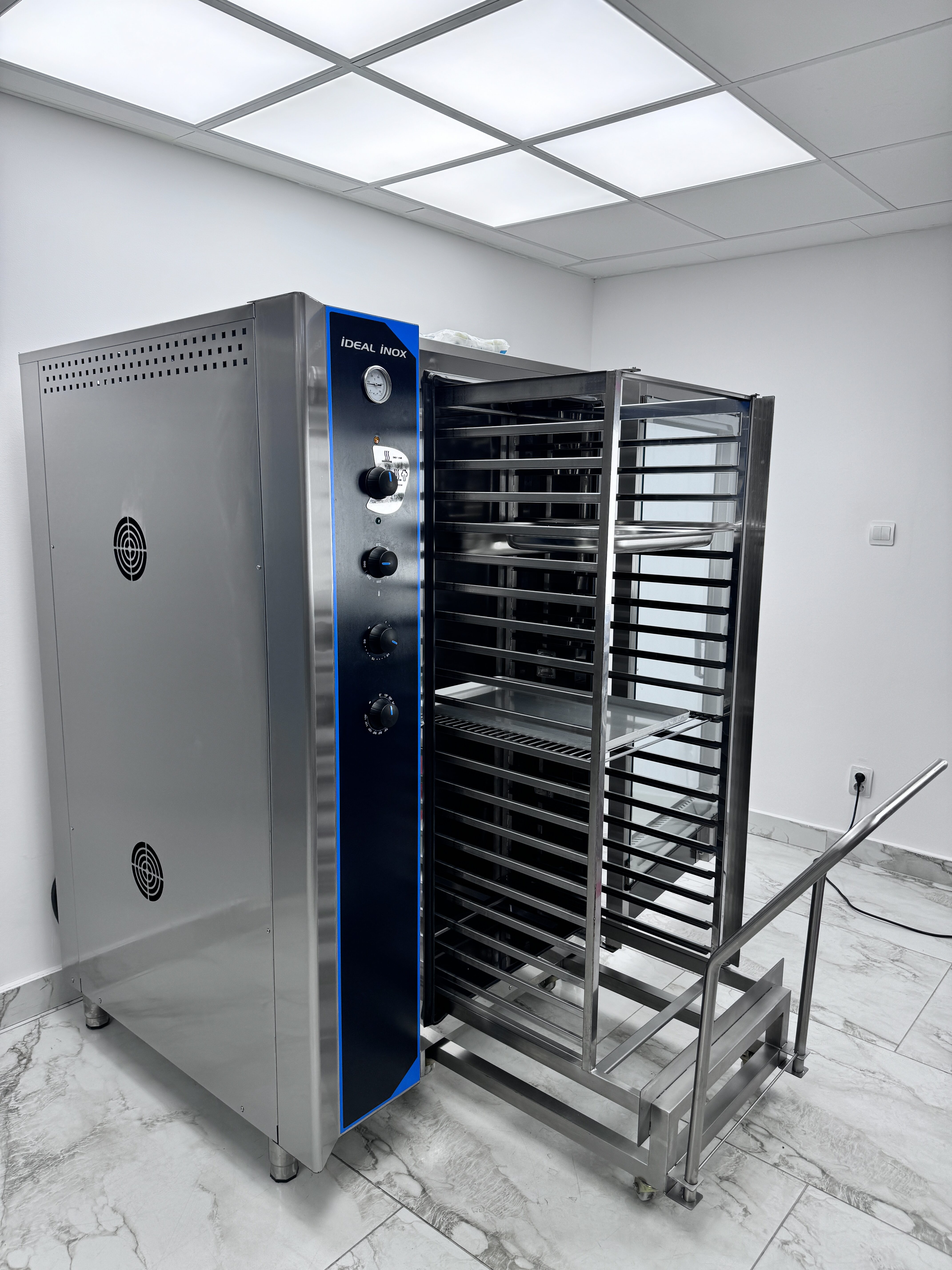Cuptor patiserie profesional electric cu convectie 40 tavi GN 1/1 sau 600×400, 380 V