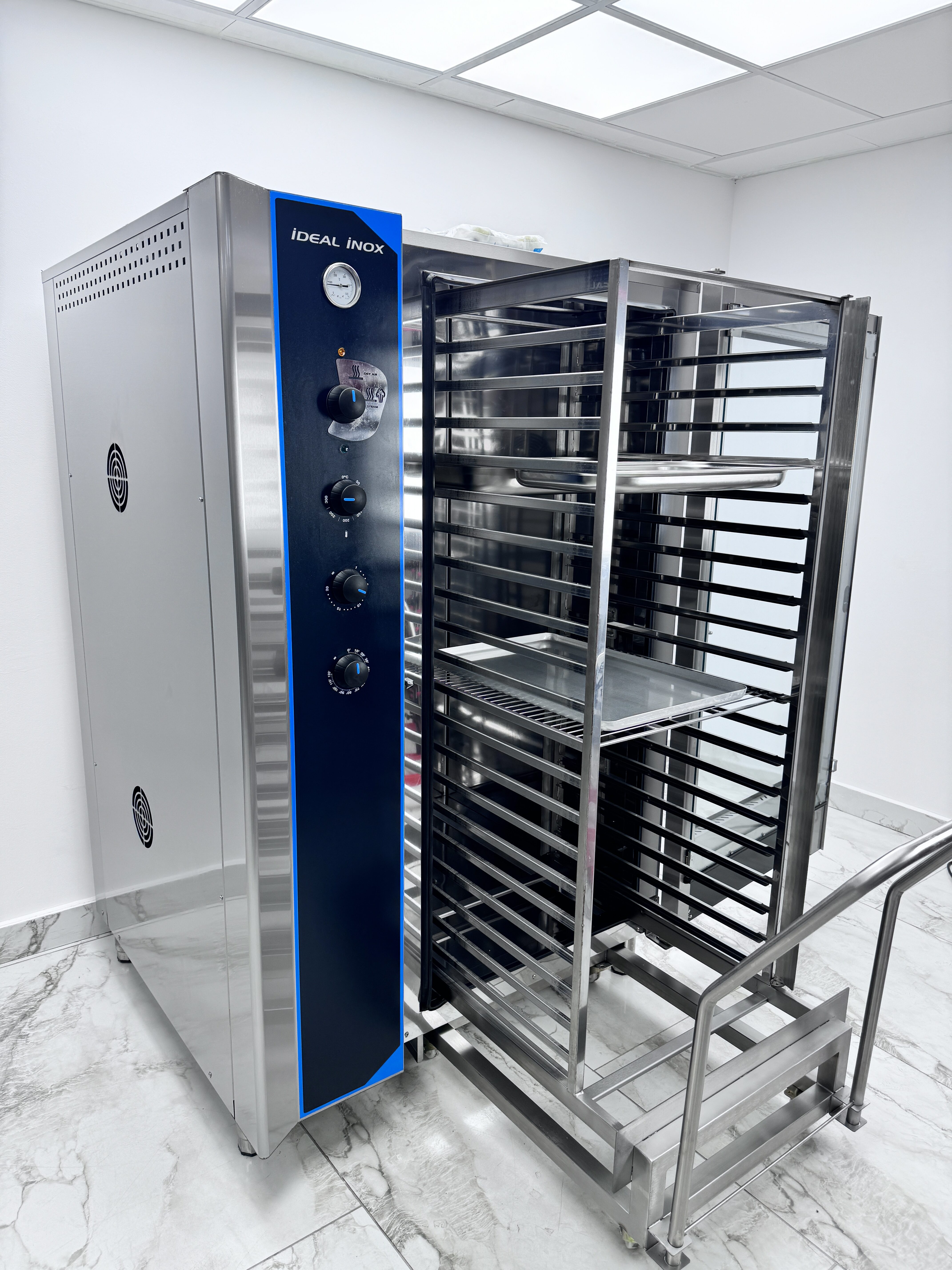 Cuptor patiserie profesional electric cu convectie 40 tavi GN 1/1 sau 600×400, 380 V