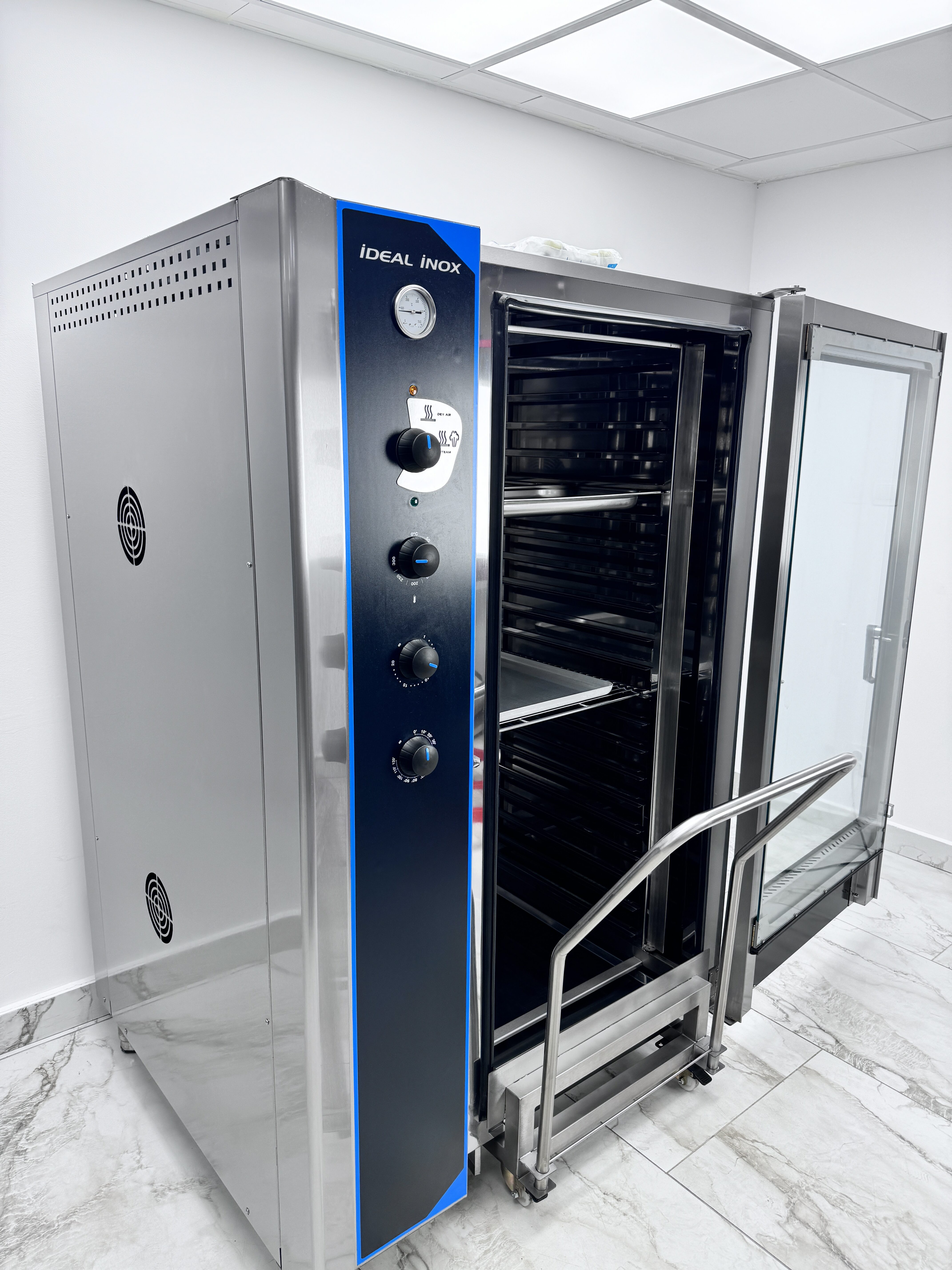 Cuptor patiserie profesional electric cu convectie 40 tavi GN 1/1 sau 600×400, 380 V