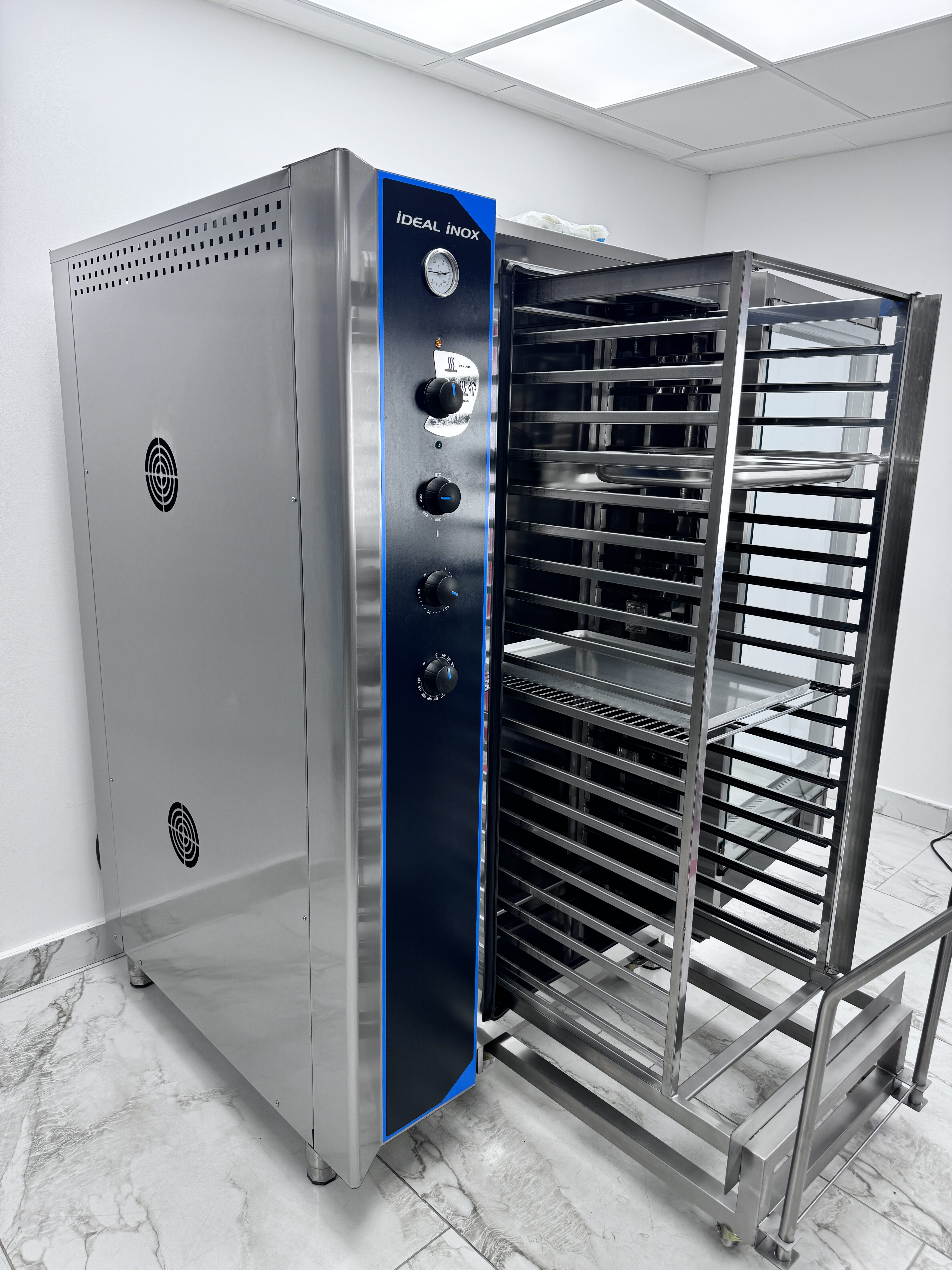 Cuptor patiserie profesional electric cu convectie 40 tavi GN 1/1 sau 600×400, 380 V