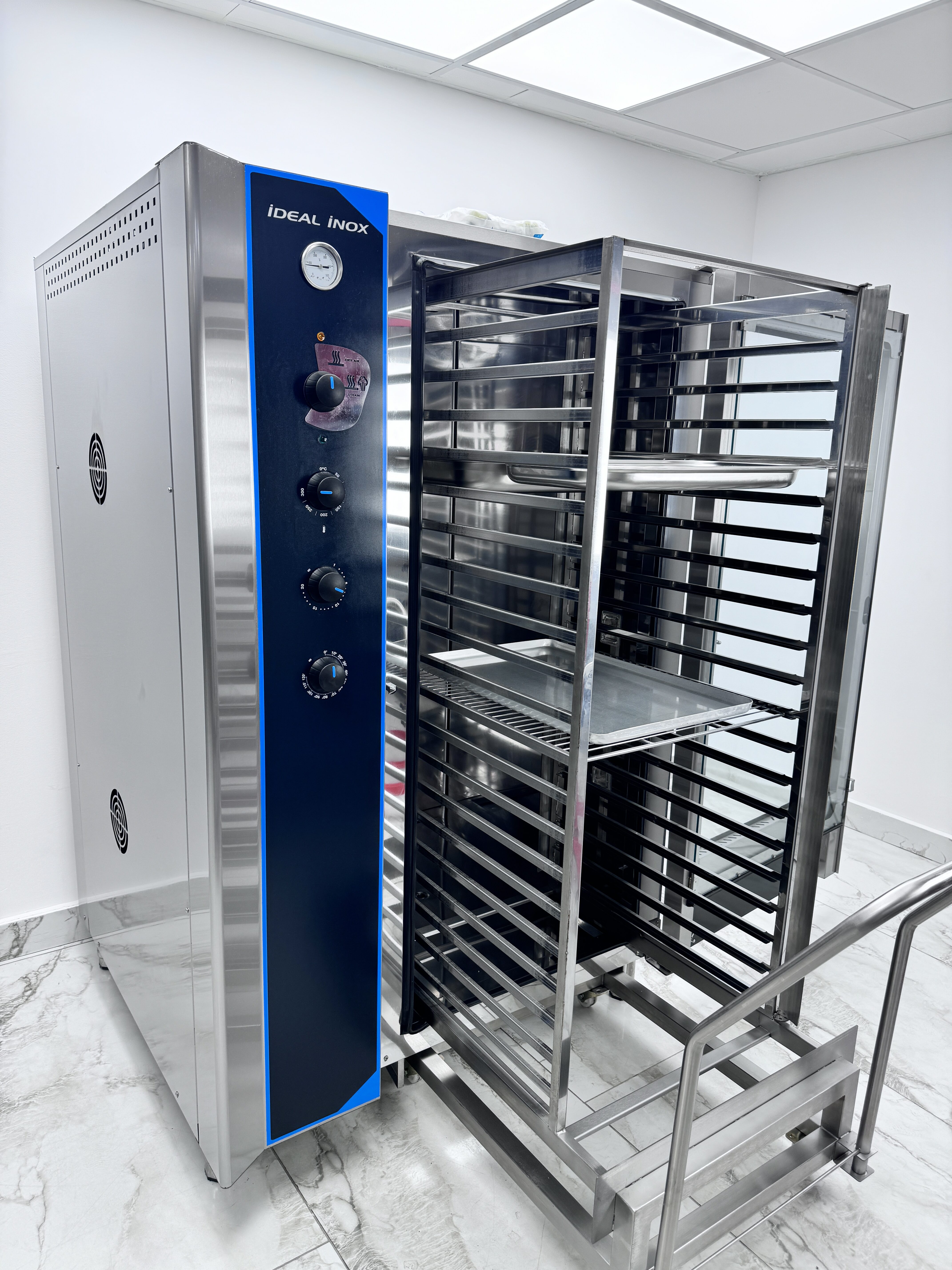 Cuptor patiserie profesional electric cu convectie 40 tavi GN 1/1 sau 600×400, 380 V