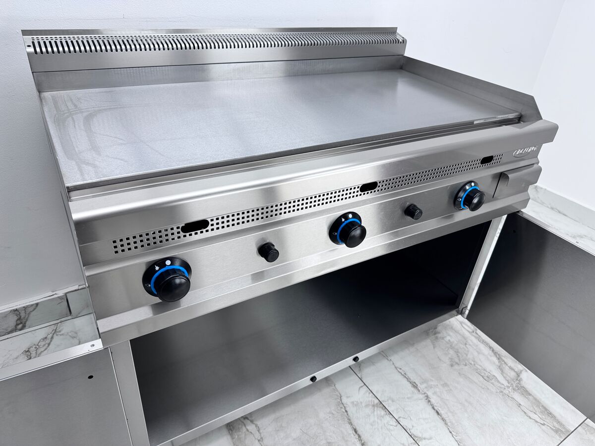 Gratar/Grill profesional pe gaz cu suprafata neteda, placa gratar 1200x700x300mm, de banc Gratar/Grill profesional pe gaz cu suprafata neteda, placa gratar 1200x700x300mm, de banc