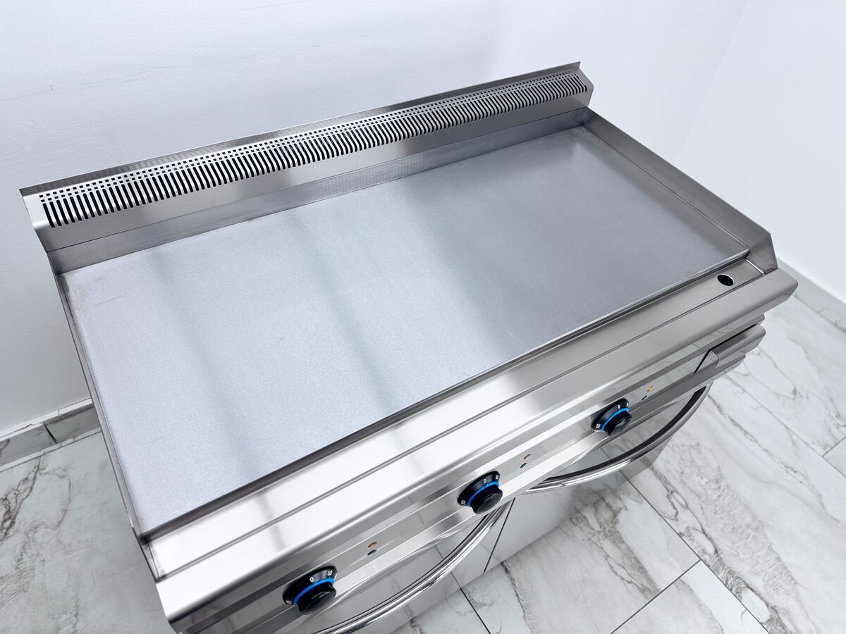 Gratar/Grill electric profesional cu suprafata neteda, Linia 700, 1200x700x300mm de banc Gratar/Grill electric profesional cu suprafata neteda, Linia 700, 1200x700x300mm de banc