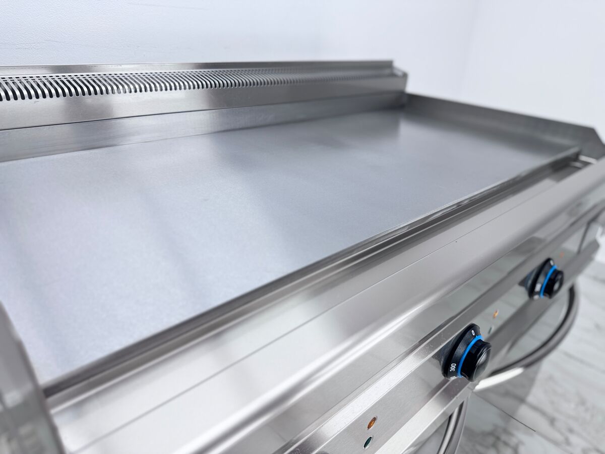 Gratar/Grill electric profesional cu suprafata neteda, Linia 700, 1200x700x300mm de banc Gratar/Grill electric profesional cu suprafata neteda, Linia 700, 1200x700x300mm de banc