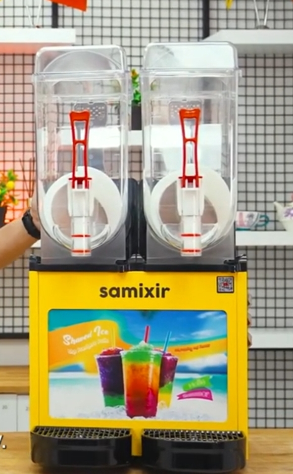 Aparat dozator bauturi cu granita 12 l +12 l, cu display luminat si cuve multicolore, negru Aparat dozator bauturi cu granita 12 l +12 l, cu display luminat si cuve multicolore, negru