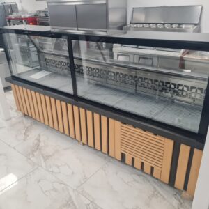 VITRINE RECI CARNE, MEZELURI, LACTATE