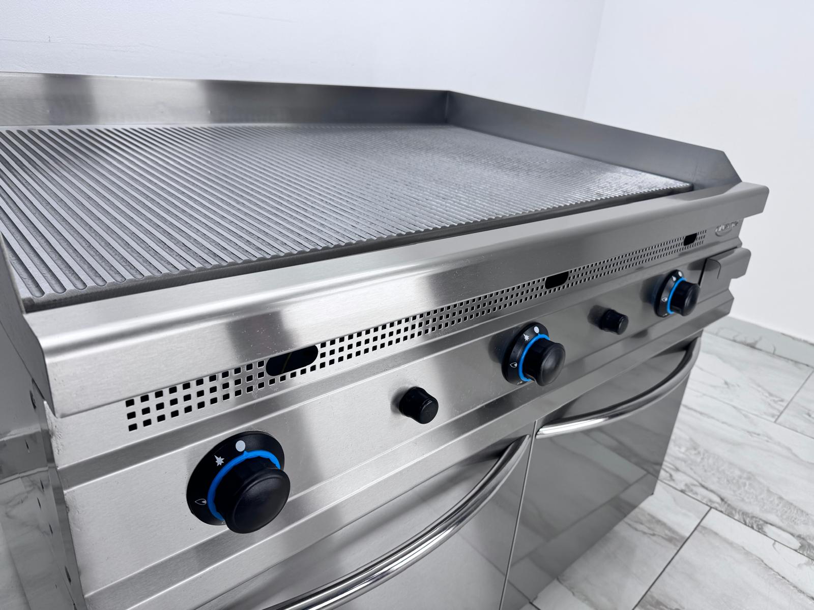 Gratar, grill profesional pe gaz cu placa striata 1200x900x850mm Gratar, grill profesional pe gaz cu placa striata 1200x900x850mm