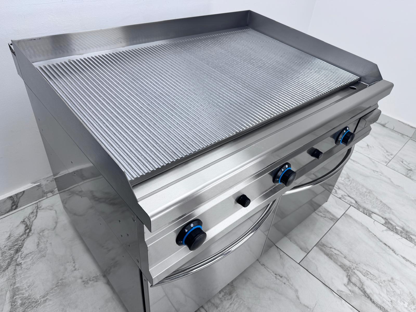 Gratar, grill profesional pe gaz cu placa striata 1200x900x850mm Gratar, grill profesional pe gaz cu placa striata 1200x900x850mm