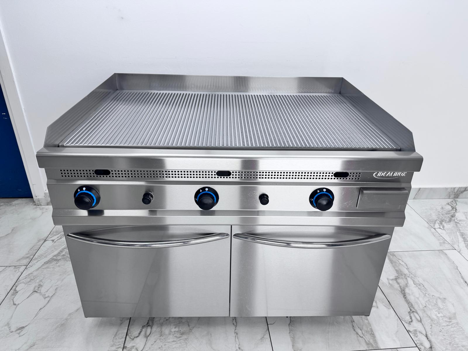 Gratar, grill profesional pe gaz cu placa striata 1200x900x850mm Gratar, grill profesional pe gaz cu placa striata 1200x900x850mm